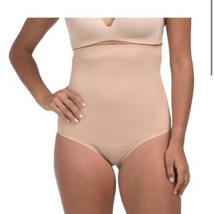 Assets By Spanx Nude Shapewear
